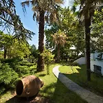 Villa Exotic Palm Skotina